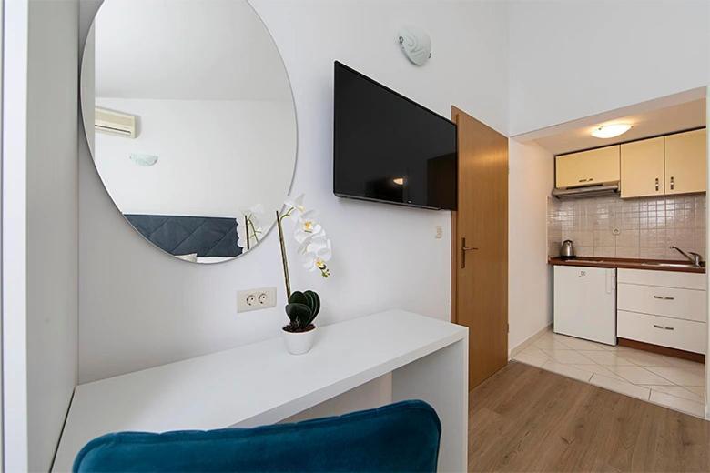 Apartments Marija Brela Exterior photo