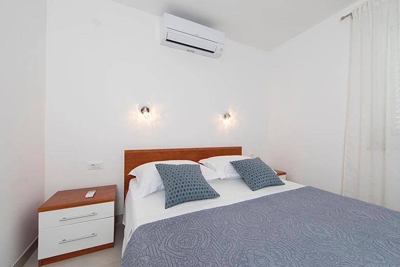 Apartments Marija Brela Exterior photo